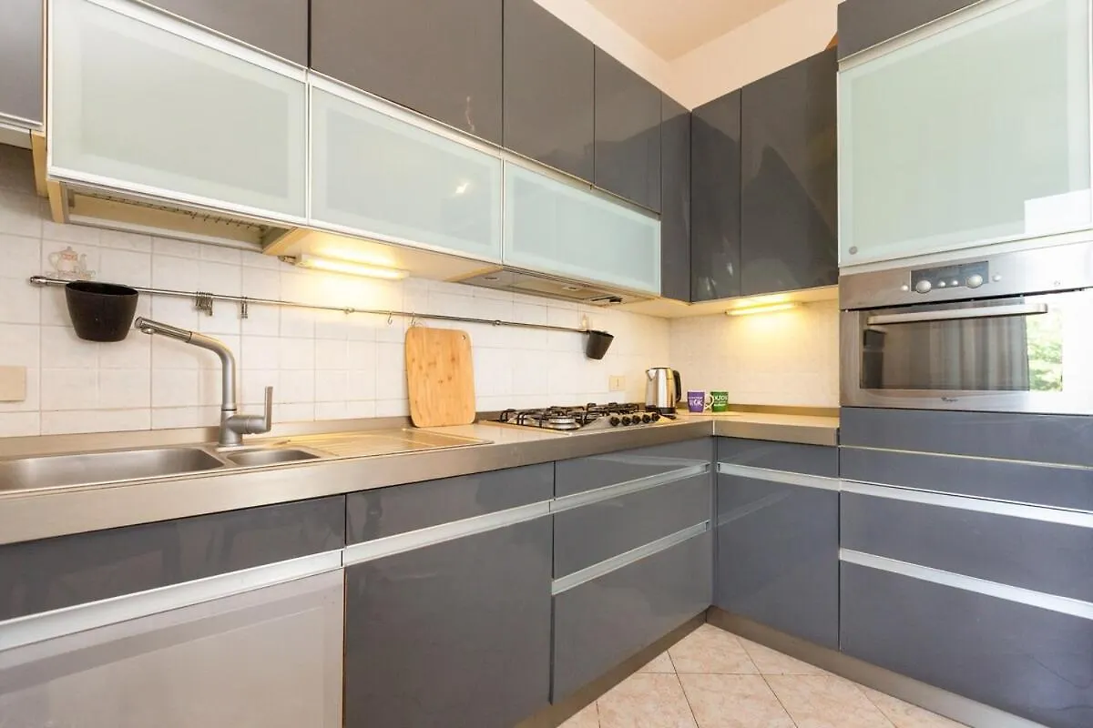 Parea Exclusive Apartment - Near Hospital And Airport Milan 0*,  Italy